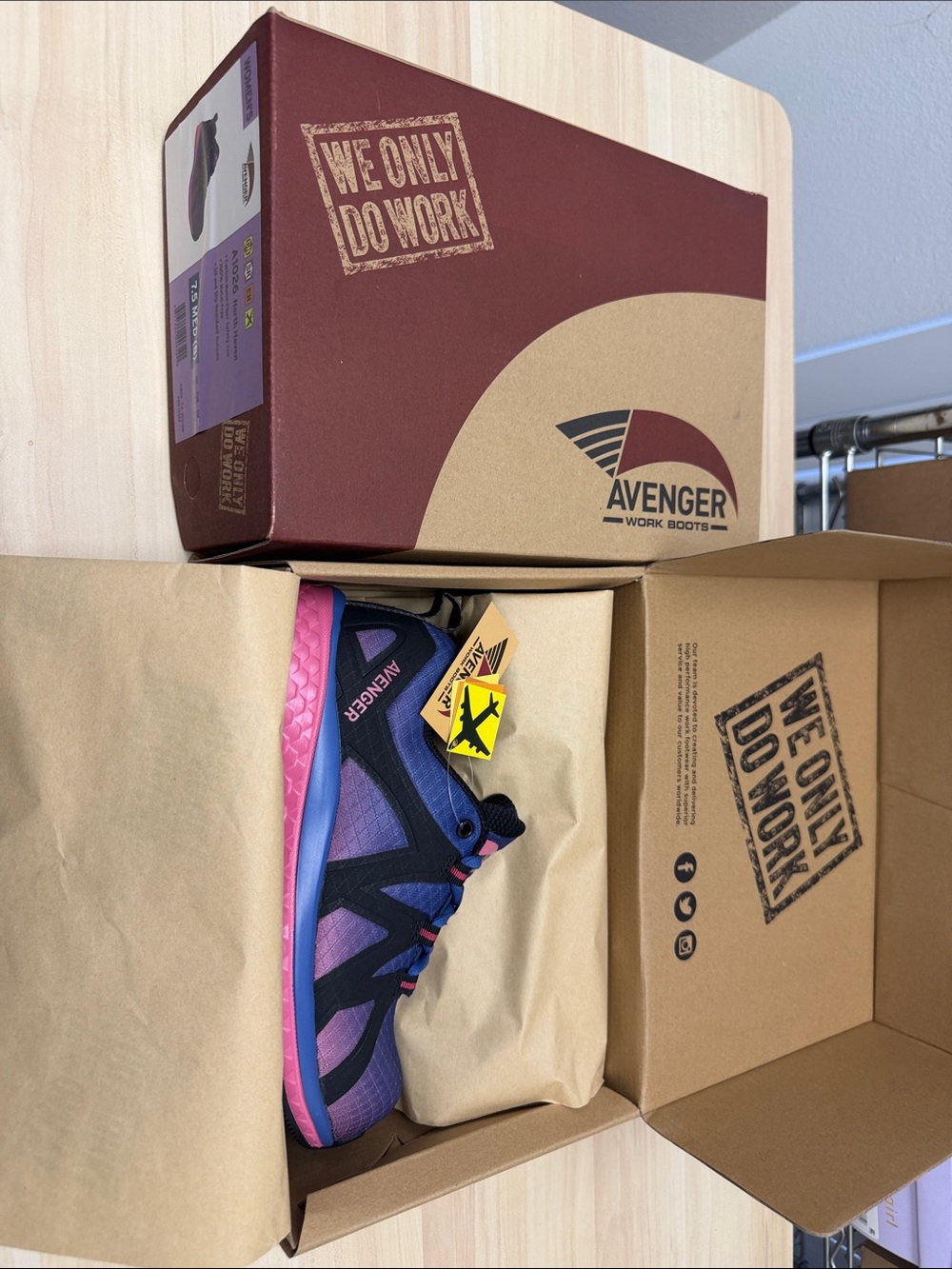 Avenger Navy & Pink Athletic Safety Shoe